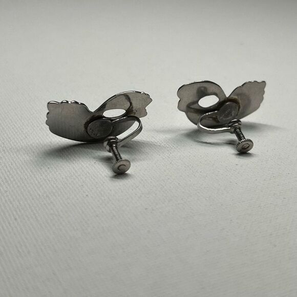 VINTAGE Silver Tone Winged Style Screwback Earrings - Picture 4 of 9